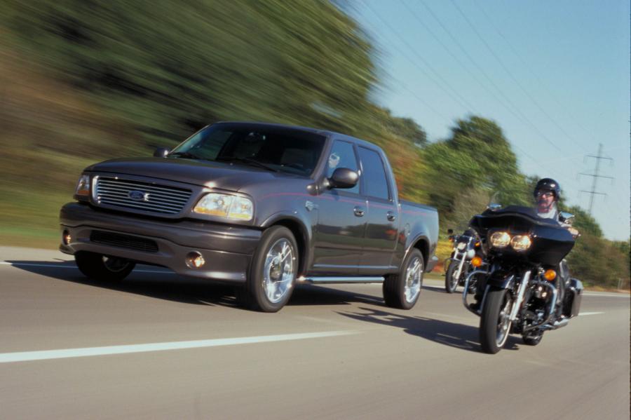  Ford F-150 Harley-Davidson Supercharged 2002 года  (фото 5 из 12)